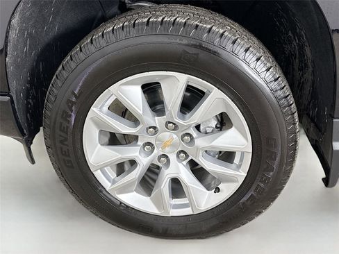 Used 2025 Chevrolet Silverado 1500 Custom image 29