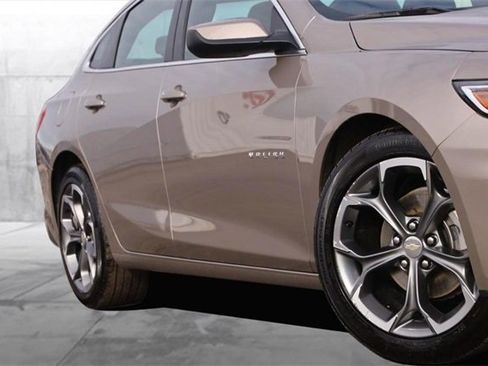 Used 2024 Chevrolet Malibu LT image 3