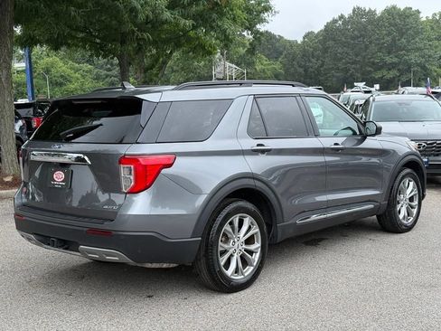 Used 2023 Ford Explorer XLT w/ Equipment Group 202A AWD/4WD image 10