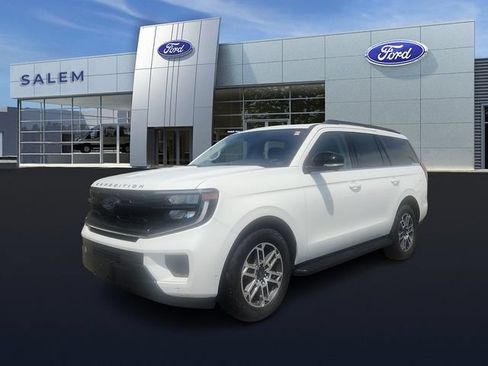Certified 2025 Ford Expedition Active AWD/4WD image 6