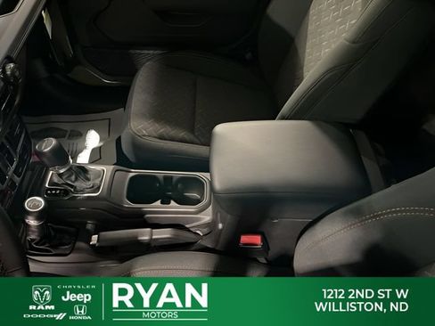 New 2026 Jeep Gladiator Mojave w/ Technology Group AWD/4WD image 30