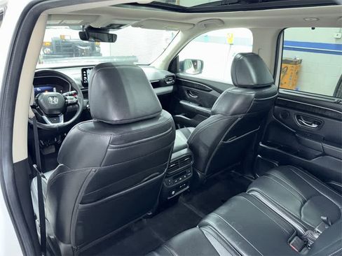 Used 2024 Honda Pilot Elite image 32