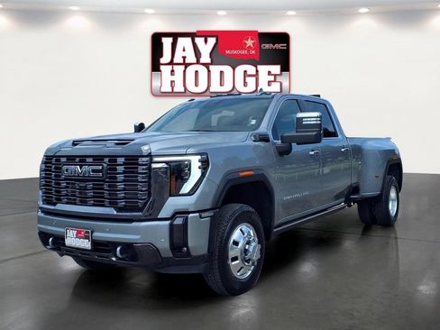 Used 2024 GMC Sierra 3500 Denali Ultimate AWD/4WD image 3