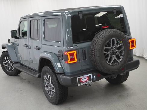 New 2026 Jeep Wrangler Unlimited Sahara AWD/4WD image 11