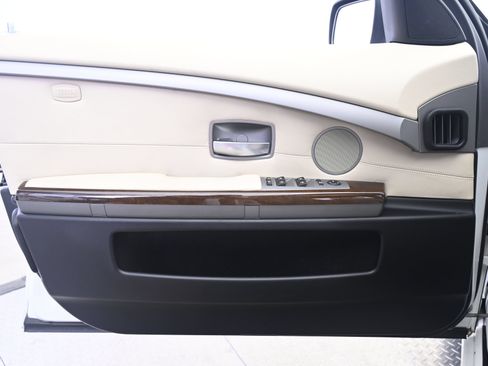 Used 2007 BMW 750Li RWD image 25
