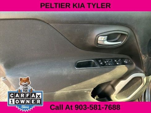 Used 2020 Jeep Renegade Latitude w/ Cold Weather Group image 16