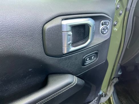 Used 2021 Jeep Gladiator Overland w/ Popular Equipment Package AWD/4WD image 72