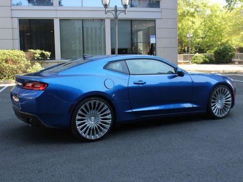 Used 2017 Chevrolet Camaro LT RWD image 7