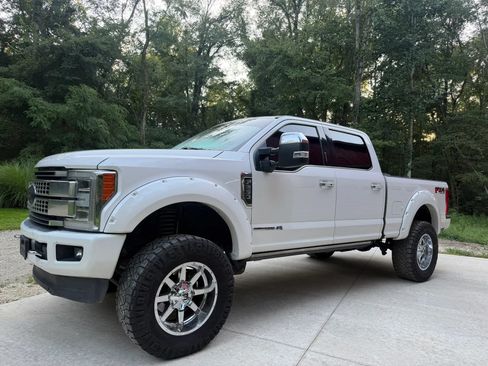 Used 2019 Ford F250 Platinum w/ Platinum Ultimate Package AWD/4WD image 12