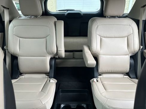 Used 2020 Ford Explorer XLT w/ Equipment Group 202A image 37