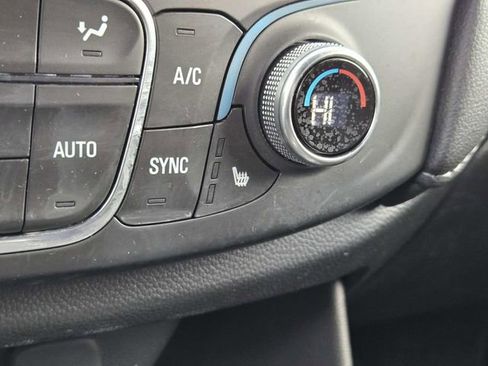 Used 2023 Chevrolet Traverse LT image 26