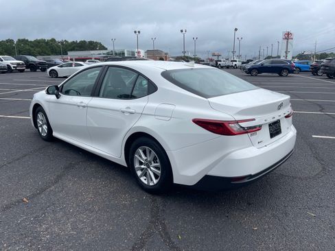Used 2025 Toyota Camry LE FWD image 14