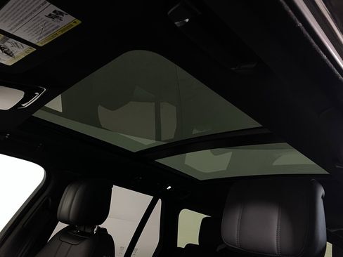 Used 2022 Land Rover Range Rover P525 Westminster Edition image 17
