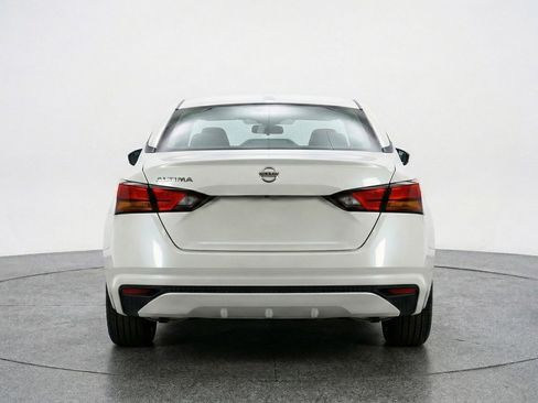 Used 2025 Nissan Altima 2.5 SV image 7