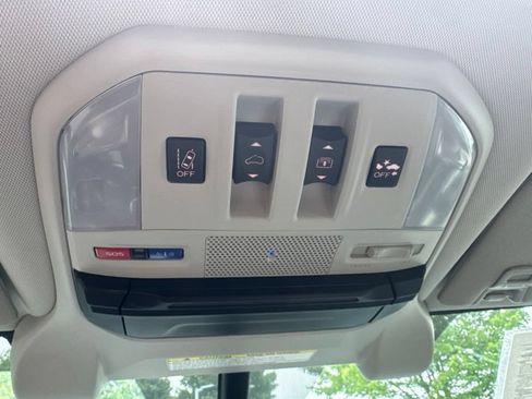 Used 2021 Subaru Ascent Limited w/ Technology Package AWD/4WD image 19