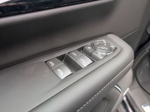 New 2026 Chevrolet Suburban Premier image 15