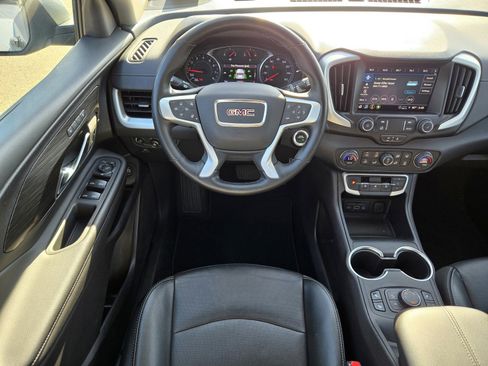 Used 2024 GMC Terrain SLT image 10