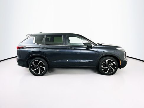 Used 2024 Mitsubishi Outlander SE image 10