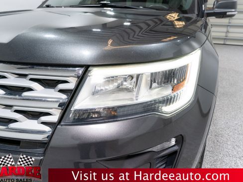 Used 2019 Ford Explorer XLT w/ Equipment Group 202A image 8