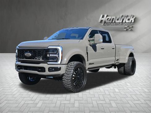 Used 2026 Ford F450 Platinum w/ Platinum Plus Package image 8
