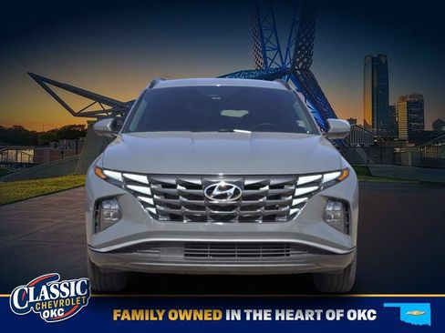 Used 2024 Hyundai Tucson SEL FWD image 2