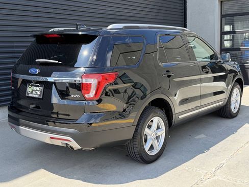 Used 2017 Ford Explorer XLT w/ Equipment Group 201A AWD/4WD image 11