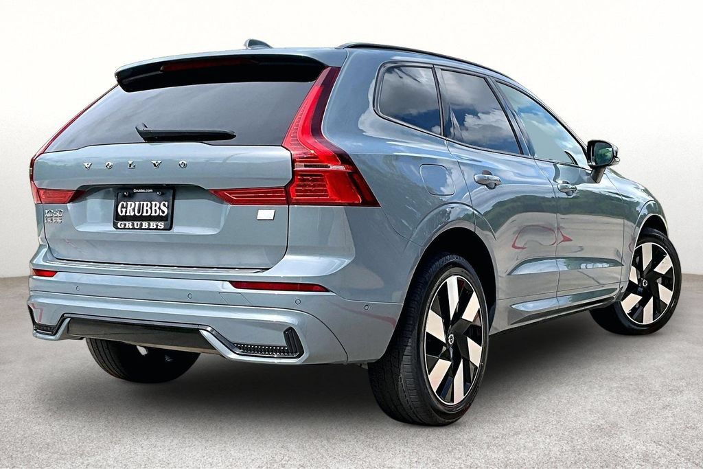 Used 2024 Volvo XC60 T8 Plus w/ Protection Package Premier AWD/4WD image 2