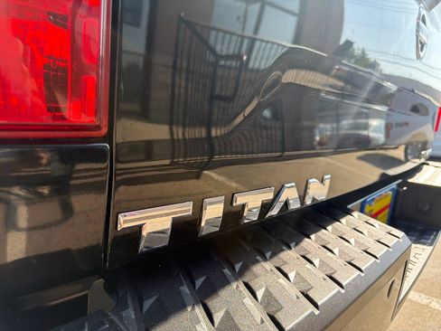 Used 2017 Nissan Titan SV AWD/4WD image 45