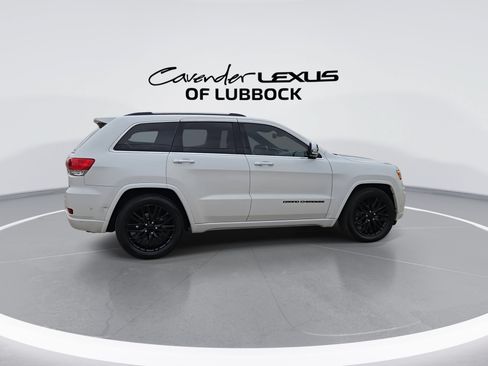Used 2019 Jeep Grand Cherokee Overland AWD/4WD image 9