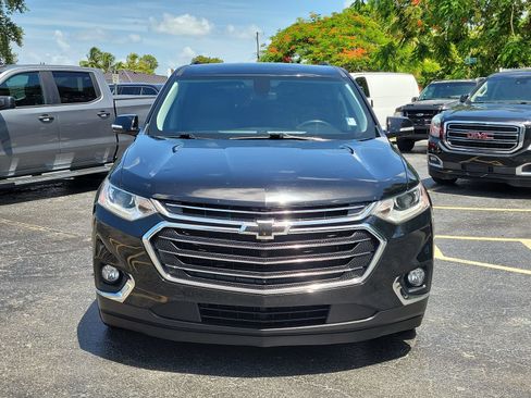 Used 2019 Chevrolet Traverse LT w/ LT Premium Package FWD image 2