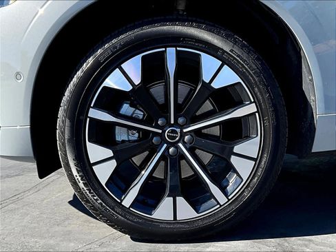 Used 2026 Volvo XC60 B5 Plus w/ Climate Package image 11