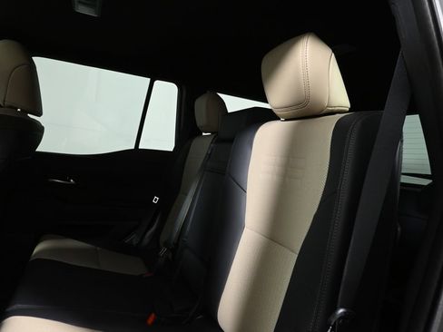 Used 2025 Lexus GX 550 AWD/4WD image 4