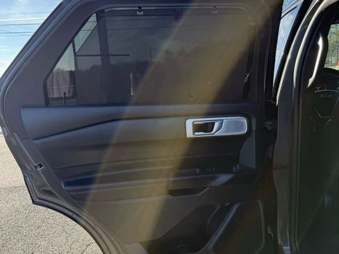 Used 2020 Ford Explorer Platinum w/ Premium Technology Package image 50