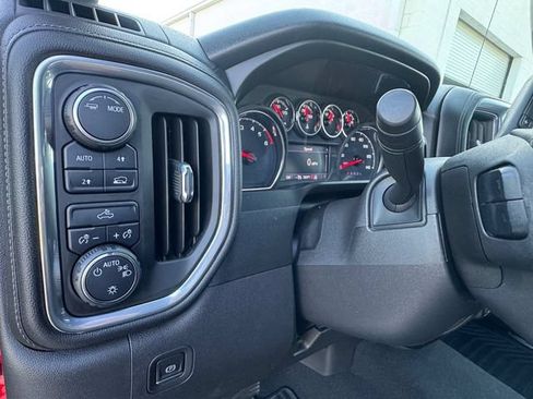 Used 2021 Chevrolet Silverado 1500 LT AWD/4WD image 6