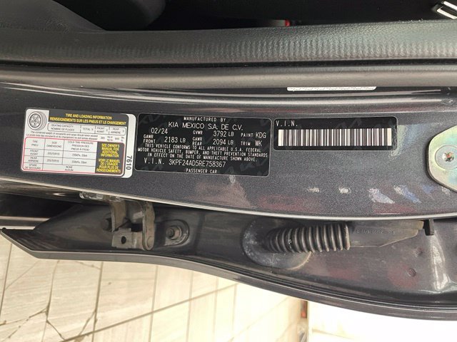 Used 2024 Kia Forte LXS FWD image 22