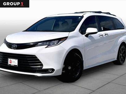 Certified 2026 Toyota Sienna XLE Woodland Edition