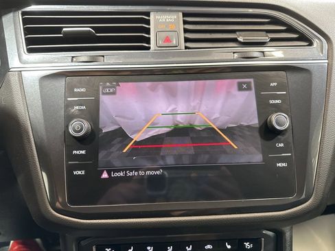 Used 2021 Volkswagen Tiguan SE R-Line image 27