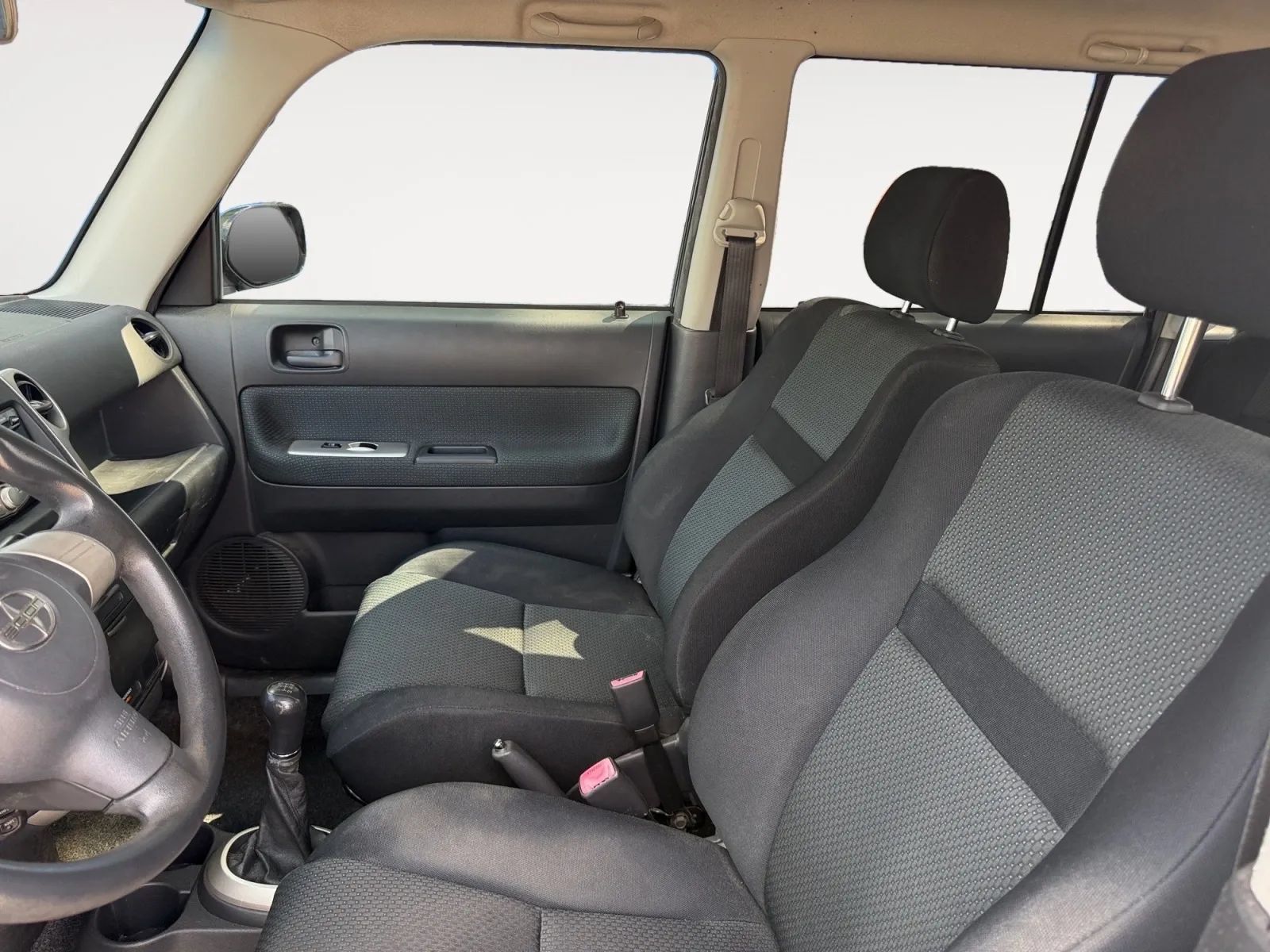 Used 2006 Scion xB FWD image 7