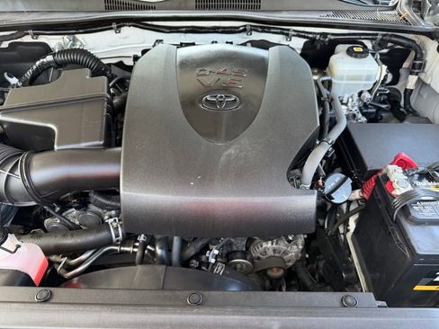 Used 2021 Toyota Tacoma TRD Off-Road w/ Technology Package image 22