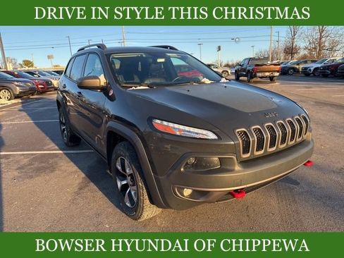 Used 2016 Jeep Cherokee Trailhawk w/ Comfort/Convenience Group image 10
