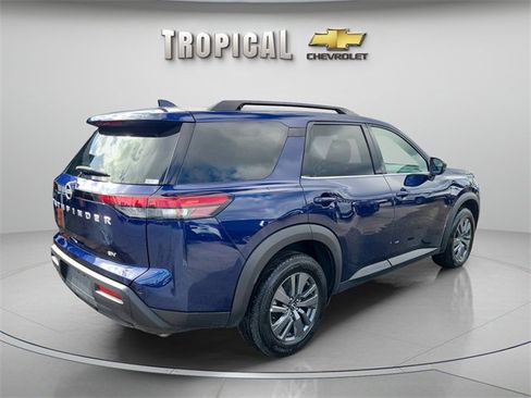 Used 2024 Nissan Pathfinder SV image 5