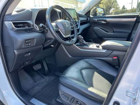 Used 2022 Toyota Highlander Limited AWD/4WD image 12