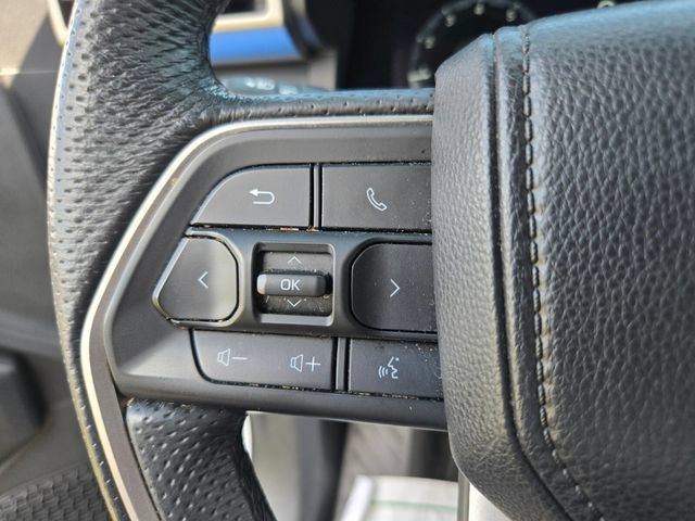 Used 2025 Toyota Tacoma TRD Off-Road AWD/4WD image 33