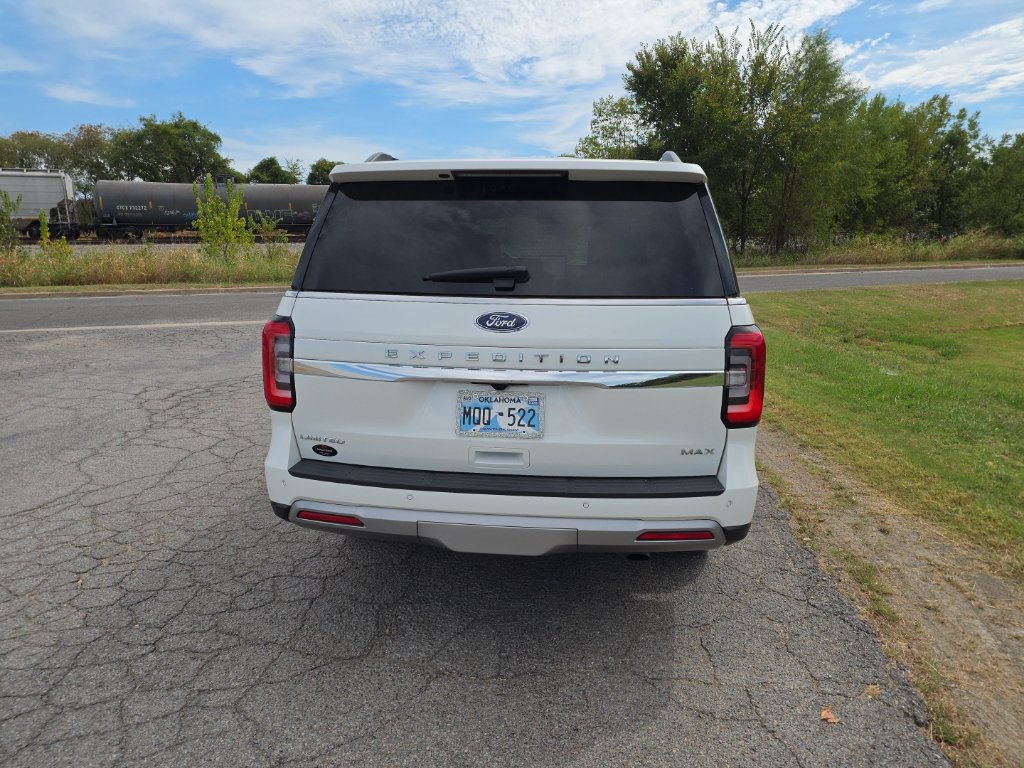 Used 2024 Ford Expedition Max Limited AWD/4WD image 4