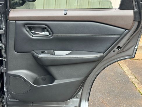 Used 2022 Nissan Rogue SL w/ SL Premium Package FWD image 42
