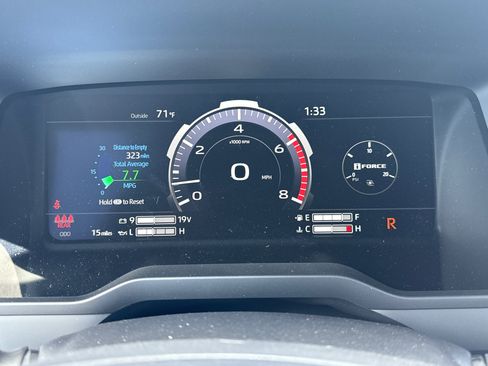 New 2026 Toyota Tundra Limited AWD/4WD image 32