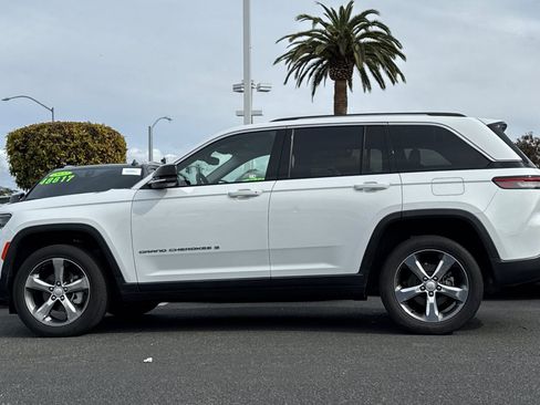 Used 2022 Jeep Grand Cherokee Limited image 8