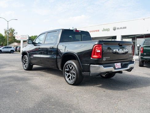 Used 2025 RAM 1500 Laramie AWD/4WD image 3