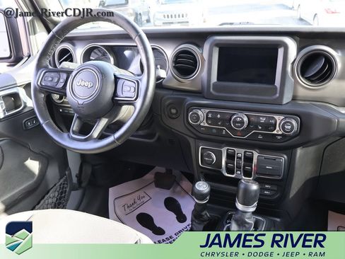 Used 2023 Jeep Wrangler Unlimited w/ Cold Weather Group AWD/4WD image 13