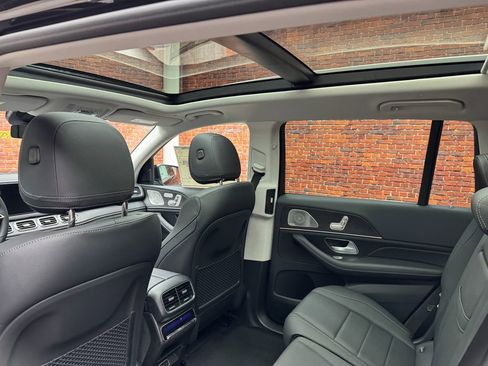 New 2026 Mercedes-Benz GLS 450 4MATIC image 3